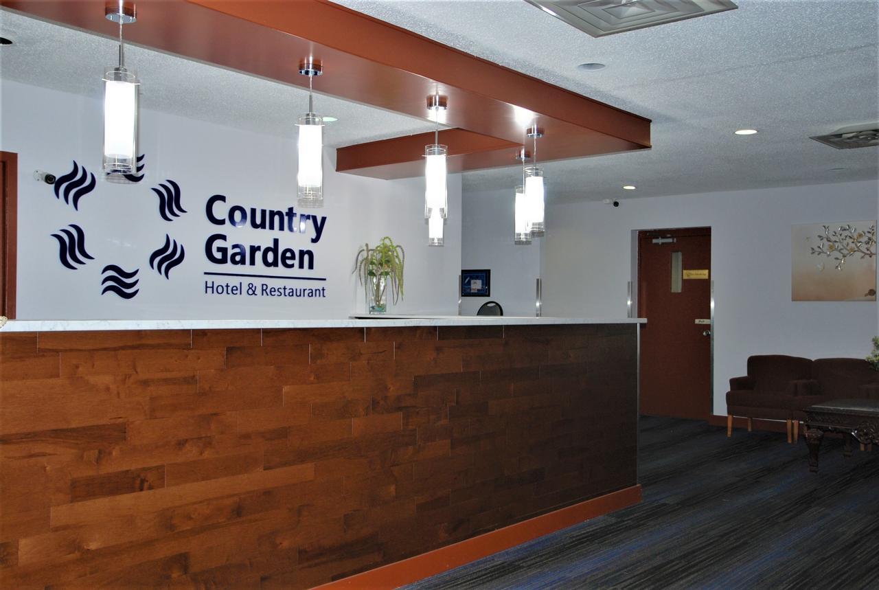 Country Garden Inn & Restaurant Smoky Lake Экстерьер фото