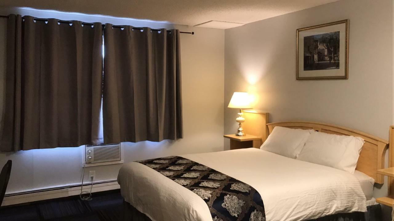 Country Garden Inn & Restaurant Smoky Lake Экстерьер фото